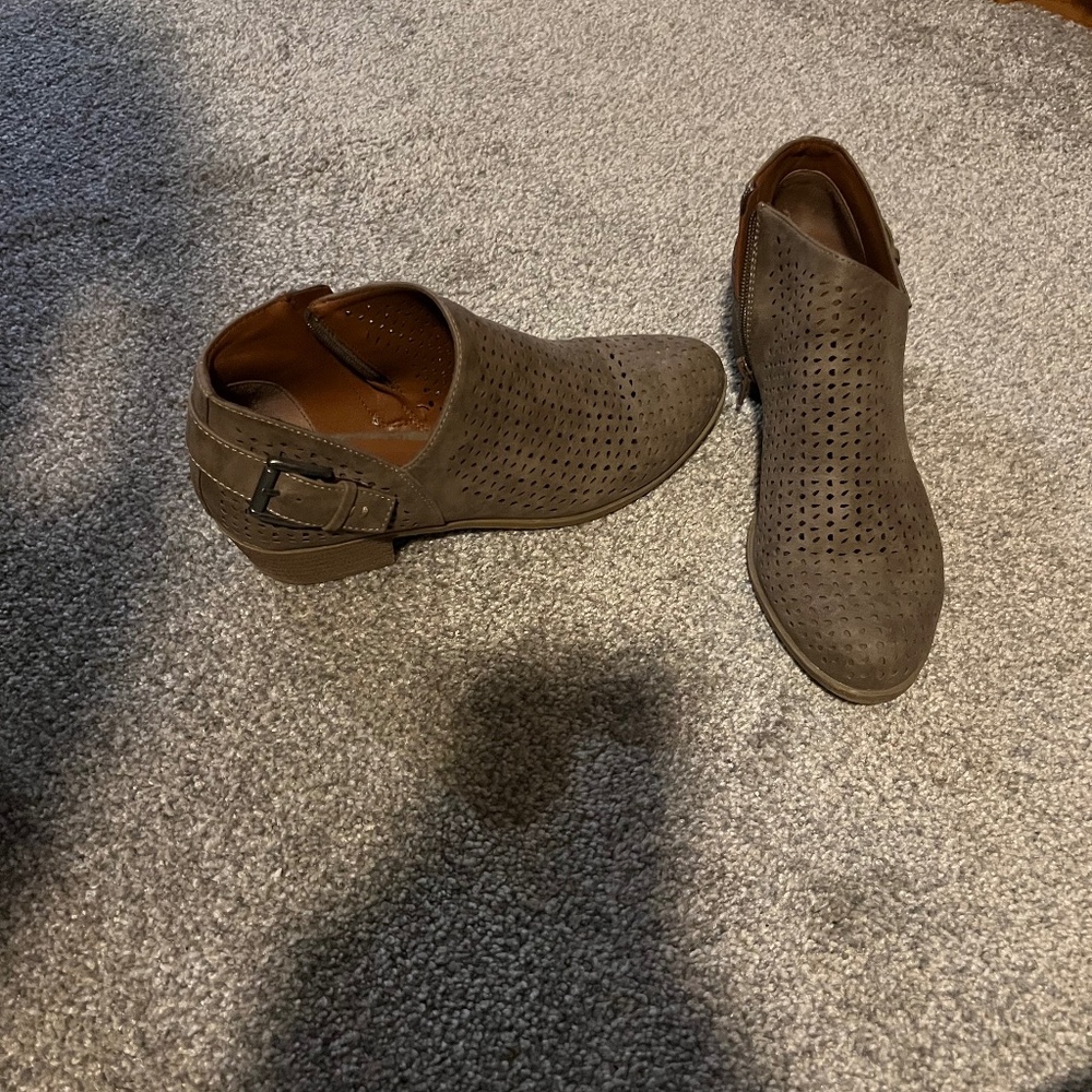 Low slip on boots